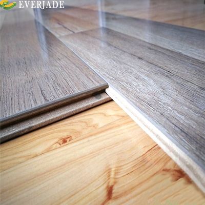 12mm 厚さのTG 設置タイプと1218x198mm 板のサイズのためのラミネートフロア