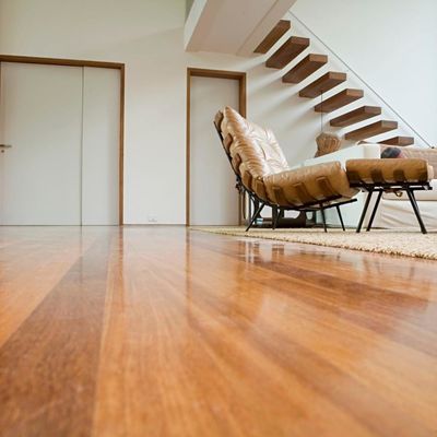 寝室 を 工学 的 な 床 で 贅沢 な 空間 に 変え て ください