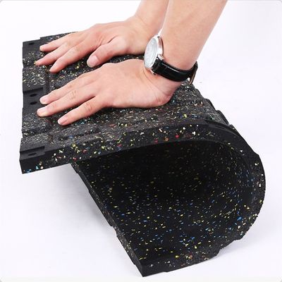 85% SBR Granules 15%EPDM Granules 5-15mm スポーツ用ゴムフロア カスタマイズ可能