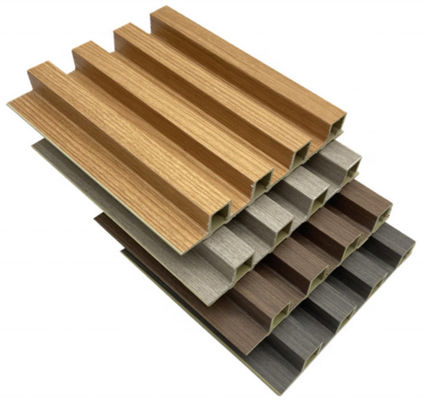 パーソナライズされたサイズ PWC 壁板 プラスチックシート de PVC Efecto Madera SPC 壁板のために